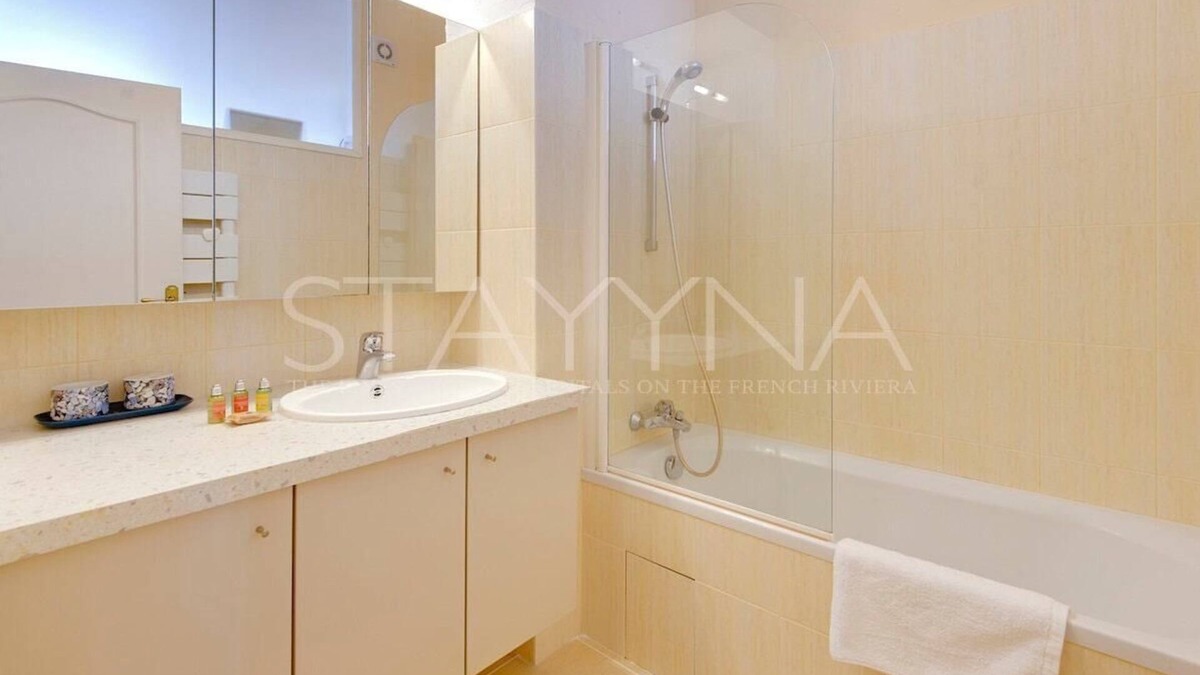 Carabacel Apartment | Lauren 2 bedroom apartment VRBO