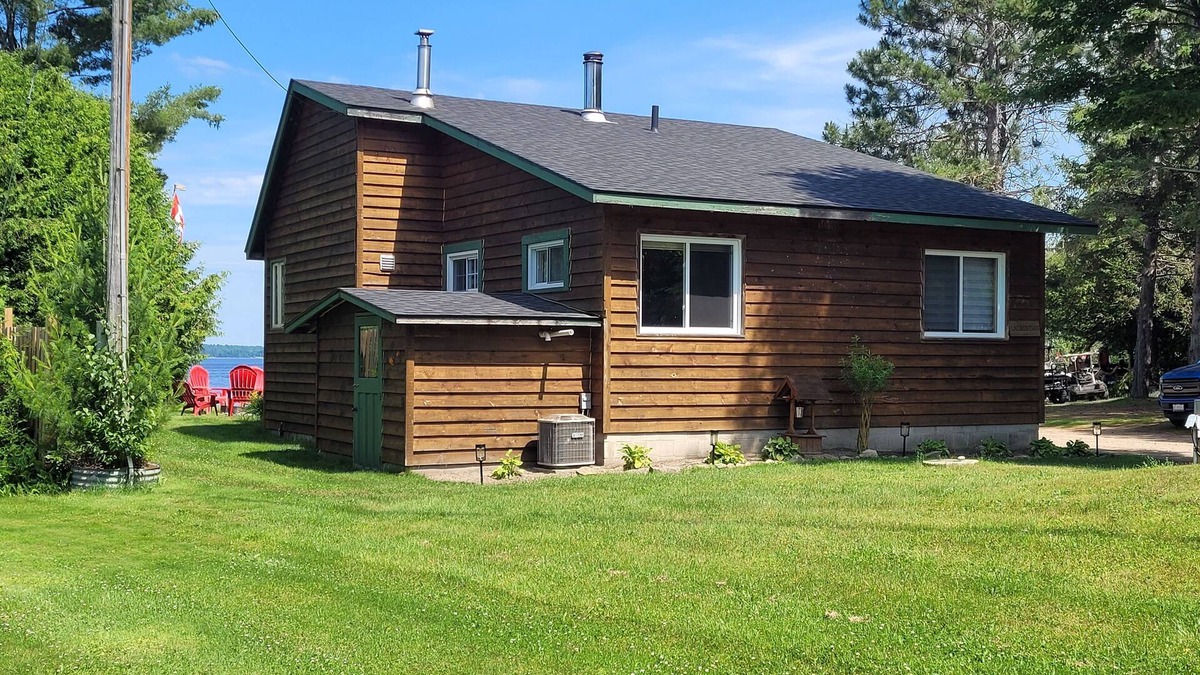 Petawawa Cabin | Laurentian Cabin at Pine Ridge Park