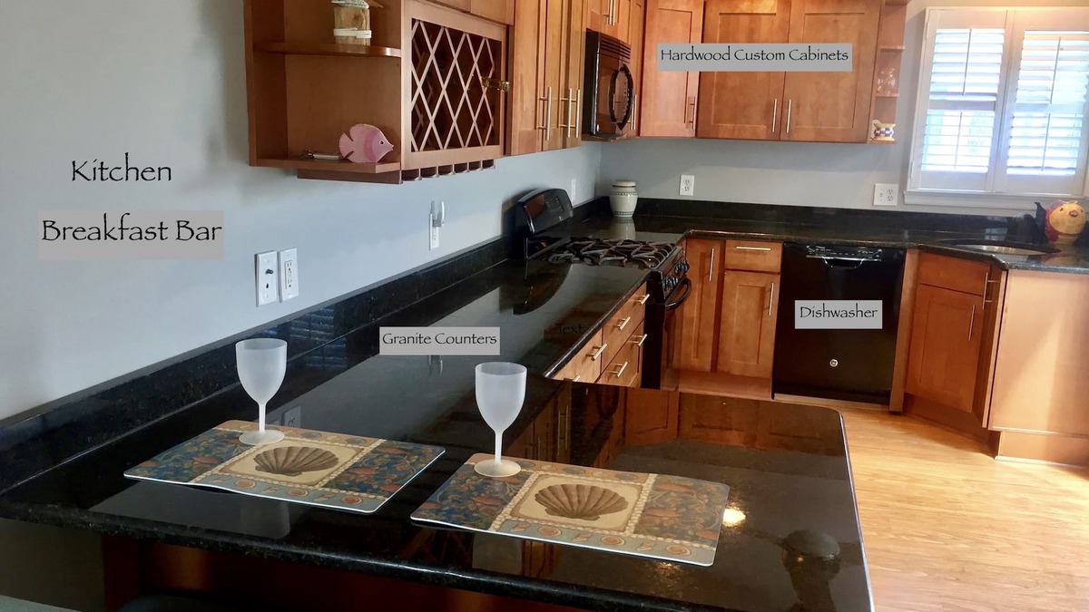 Ortley Beach House | LAVALLETTE Beach Home w/Rooftop Deck & Tiki Bar Close to Beach -Wifi, C-A/C