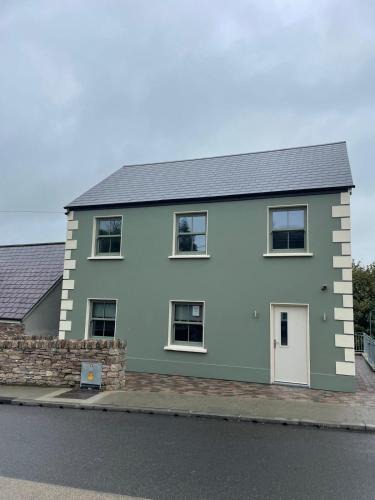 Annascaul House | Lavarna House