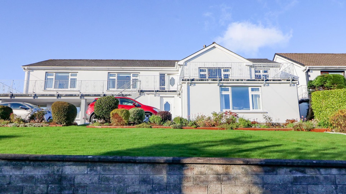 Cametringane Cottage | LAVENDER COTTAGE, family friendly in Castletownbere, County Cork