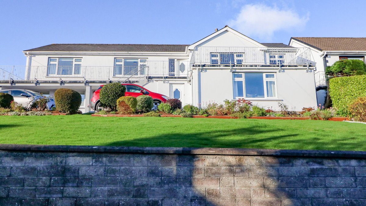 Cametringane Cottage | LAVENDER COTTAGE, family friendly in Castletownbere, County Cork
