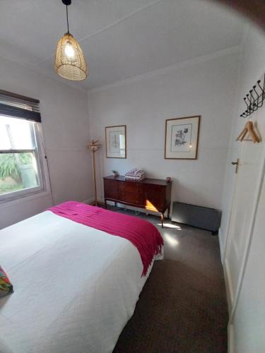 Black Hill House | Lavender Cottage - Cute, Cosy & Pet Friendly