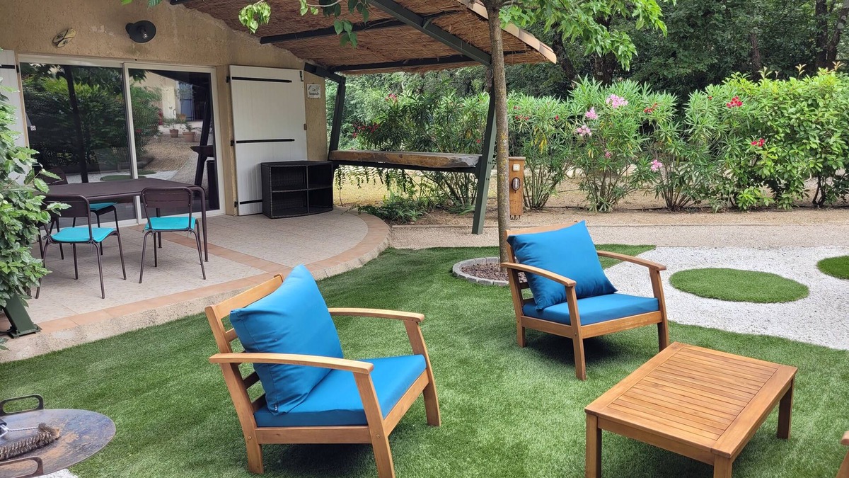 Quissac House | - Lavender Cottage -