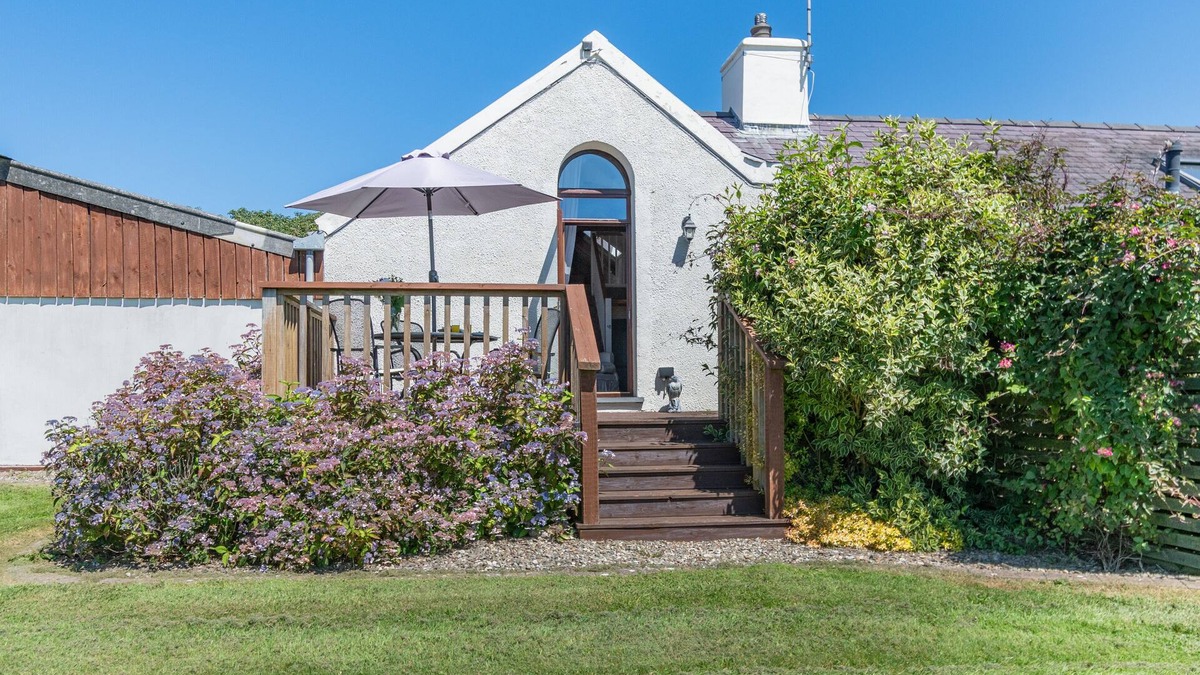 Haverfordwest House | Lavender Cottage - Two Bedroom House, Sleeps 3