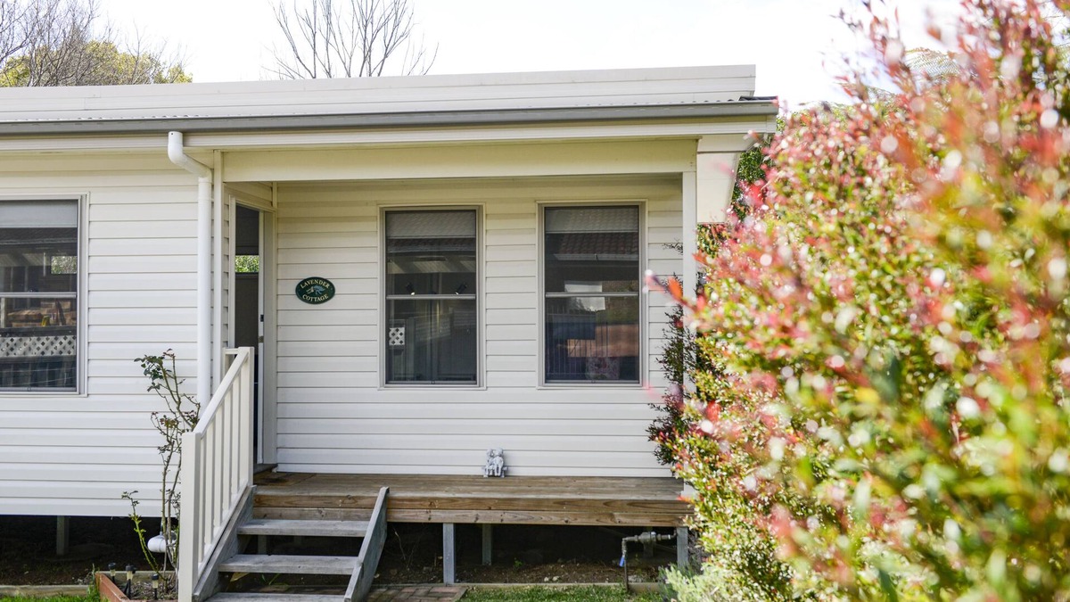 Berry Cottage | LAVENDER COTTAGE IN TOWN