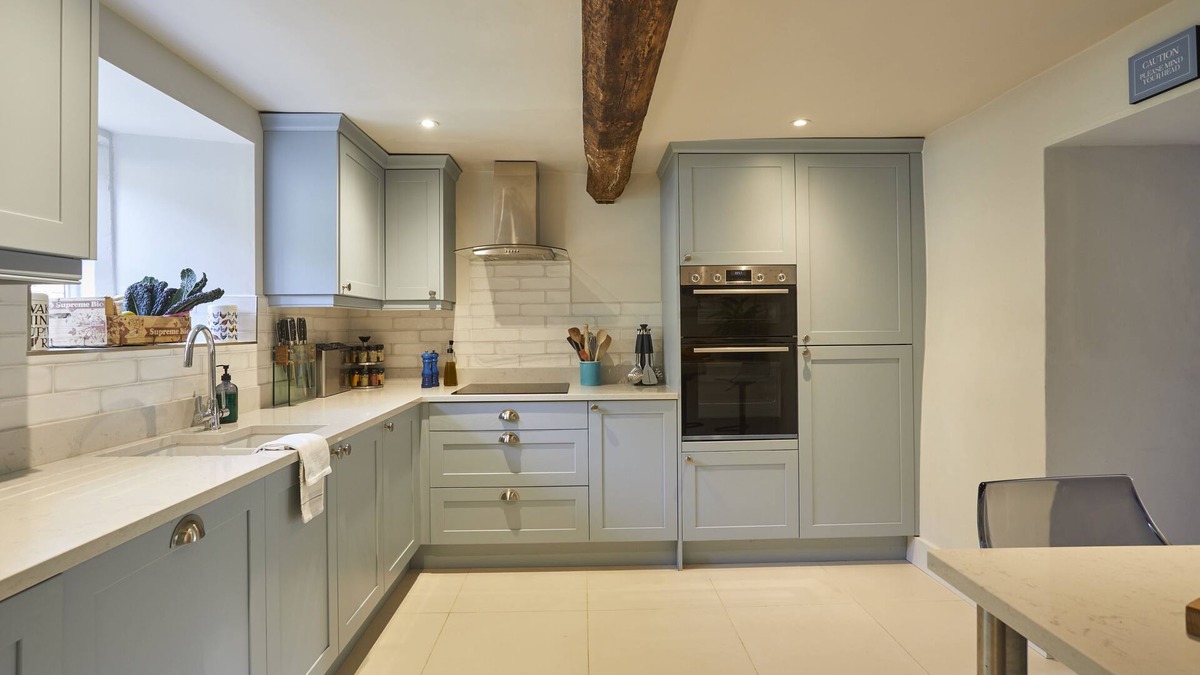 Bibury Cottage | Lavender Cottage - sleeps 10 guests in 4 bedrooms