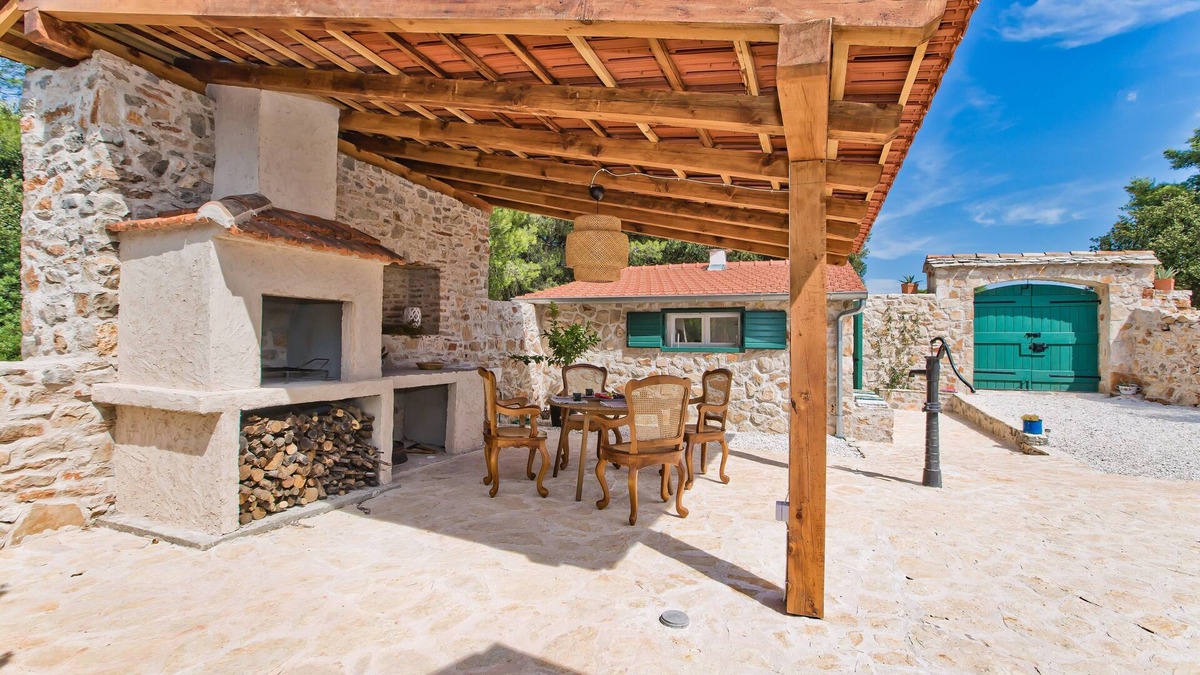 Stari Grad Ski Chalet | Lavender Dreams Cottage Hvar