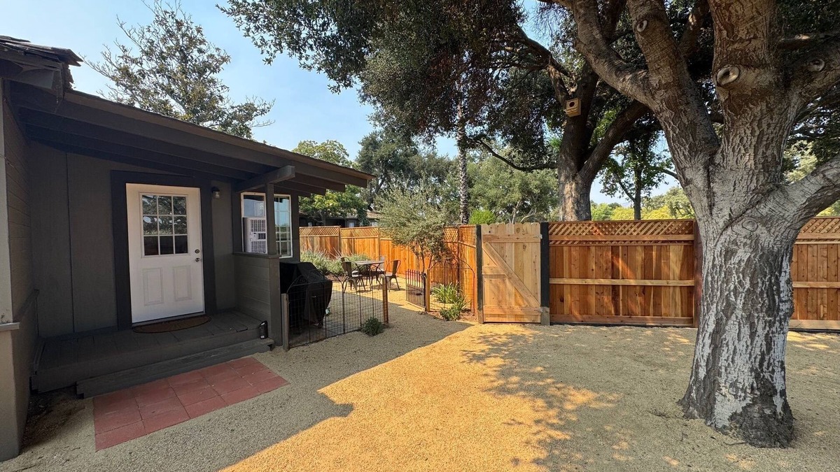 Solvang House | Lavender Farm Carriage House