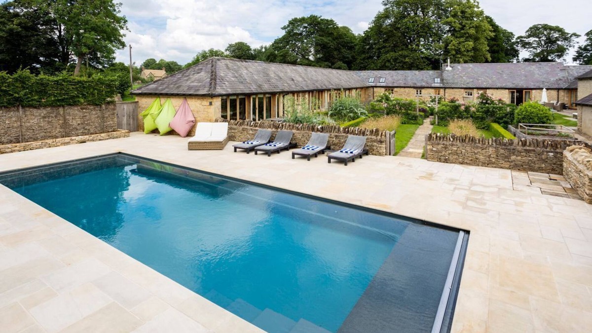 Souldern Villa | Lavender Farmhouse - Five Bedroom Villa, Sleeps 10