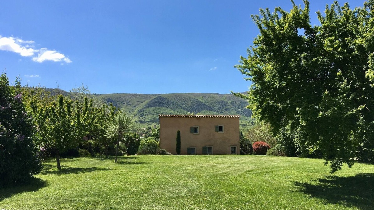 Cereste Other | Lavender, Luberon view, pool, air-conditioning : Villa Mas des Lavandes 2 BR. 4*