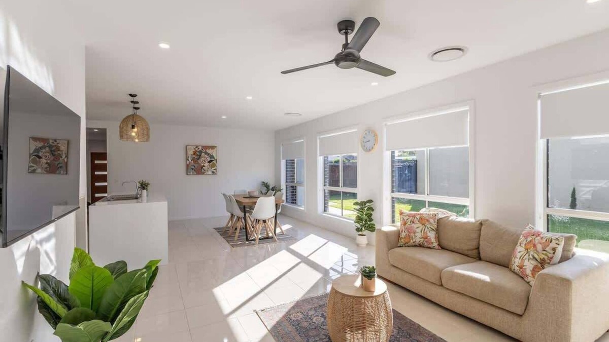 Myrtleford House | Lavender & Olive - Modern, Stylish, Light & Airy