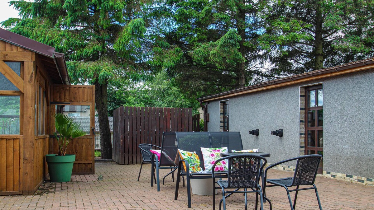 Lanark Apartment | Lavish 2 bed sleeps 5 near Lanark