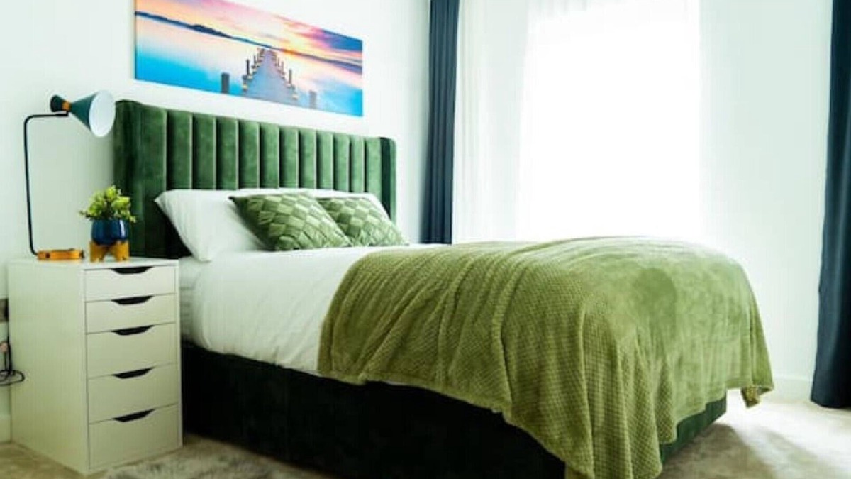 West Hendon Apartment | Lavish 2 Bedroom Apartment