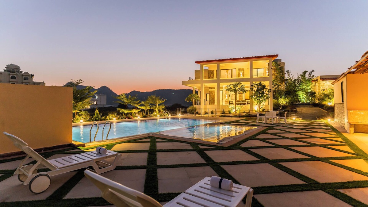 Udaipur District Villa | Lavish 5BHK Villa with Grand Garden, Private Pool & Elite Amenities