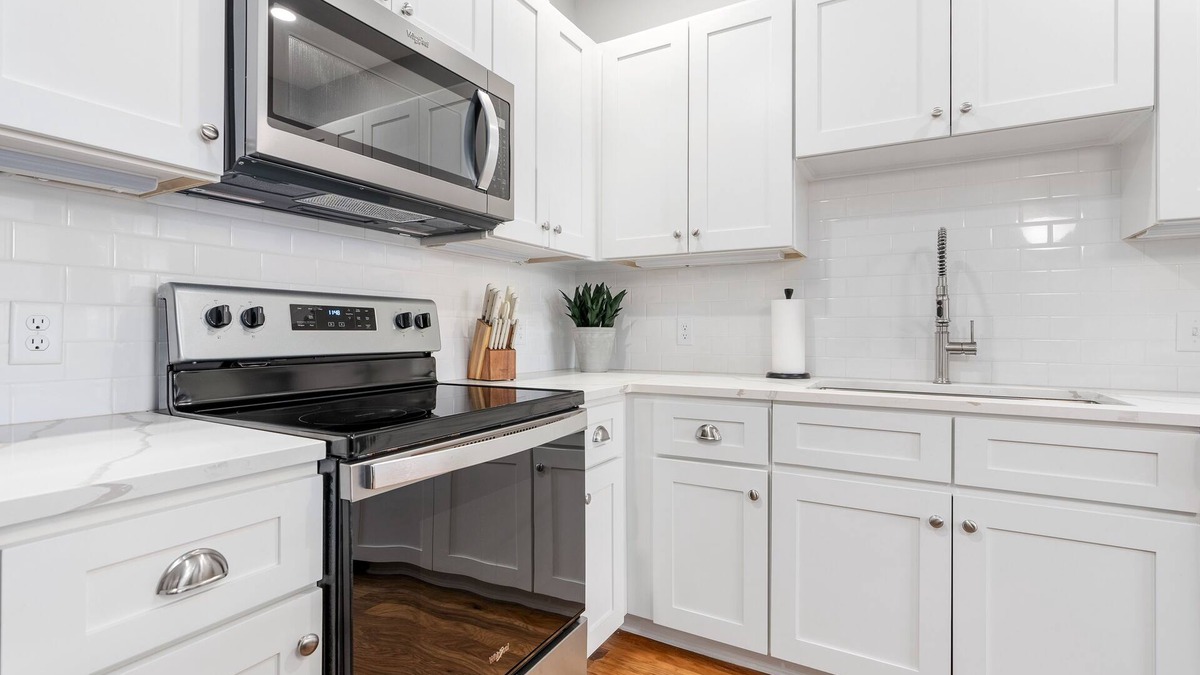 Auburn Apartment | Lavish Apartment over Target in Downtown Auburn - 205