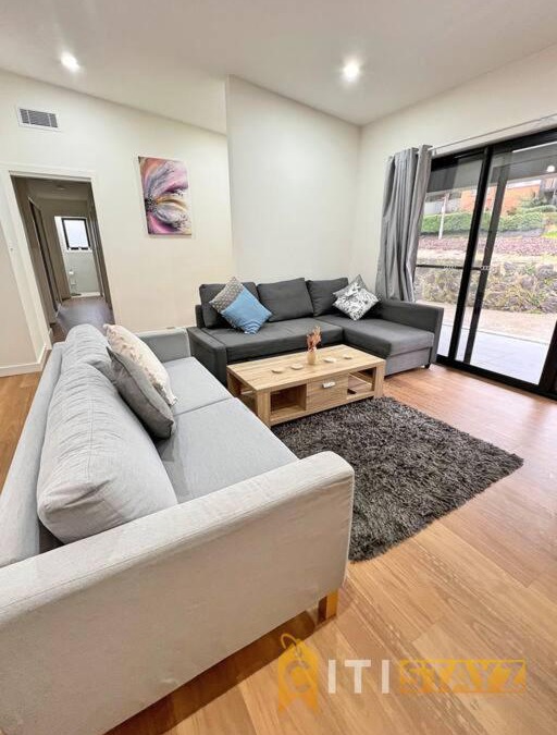 Lyons House | Lavish in Lyons - 3bd 2bth Spacious & Modern Home