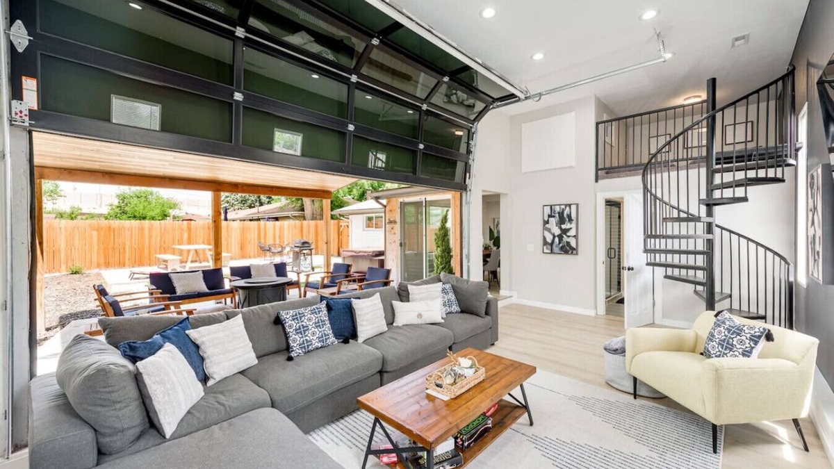 Kipling House | Lavish Indoor/Outdoor Retreat 15 Min to DT Denver