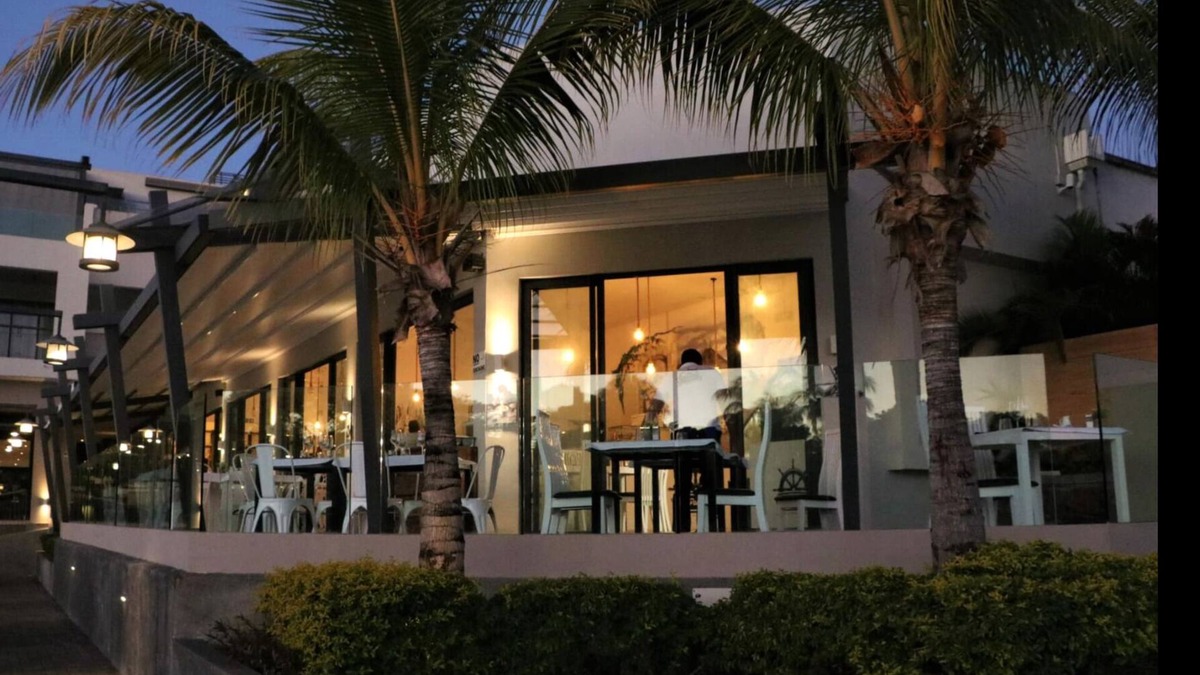 Black River Apartment | Lavish Marina Apartment