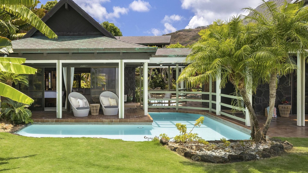 Portlock House | Lavish Oceanfront Estate w/Pool, Spa & AC - Close to Beaches: Maunalua Sunset