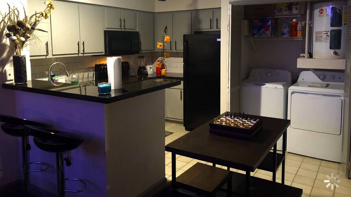 Shady Acres Apartment | Lavish paradise 2 bedroom - 2 bathroom residence in the heights