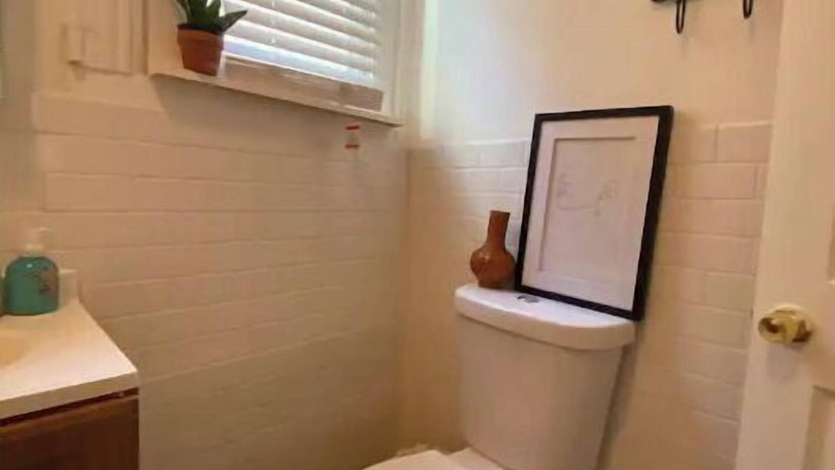Unionport House | Lavish, photoshoot ready 3-bedroom home w/patio.