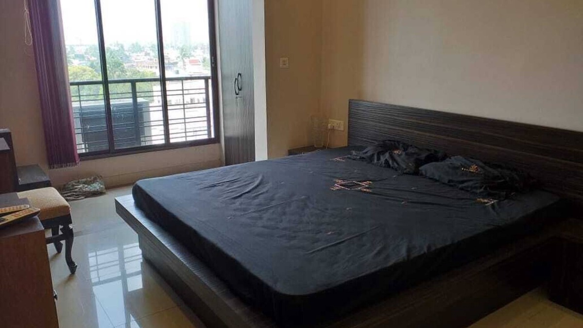 Kolkata Apartment | Lavish & Stylish , Furnished A.C Apartment at 7th floor with front sky views .