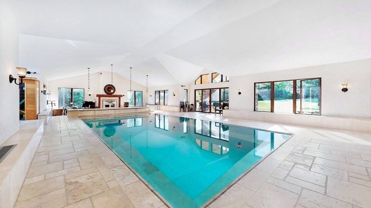 Halton Regional Municipality Villa | Lavish Villa with Indoor pool on a countryside estate