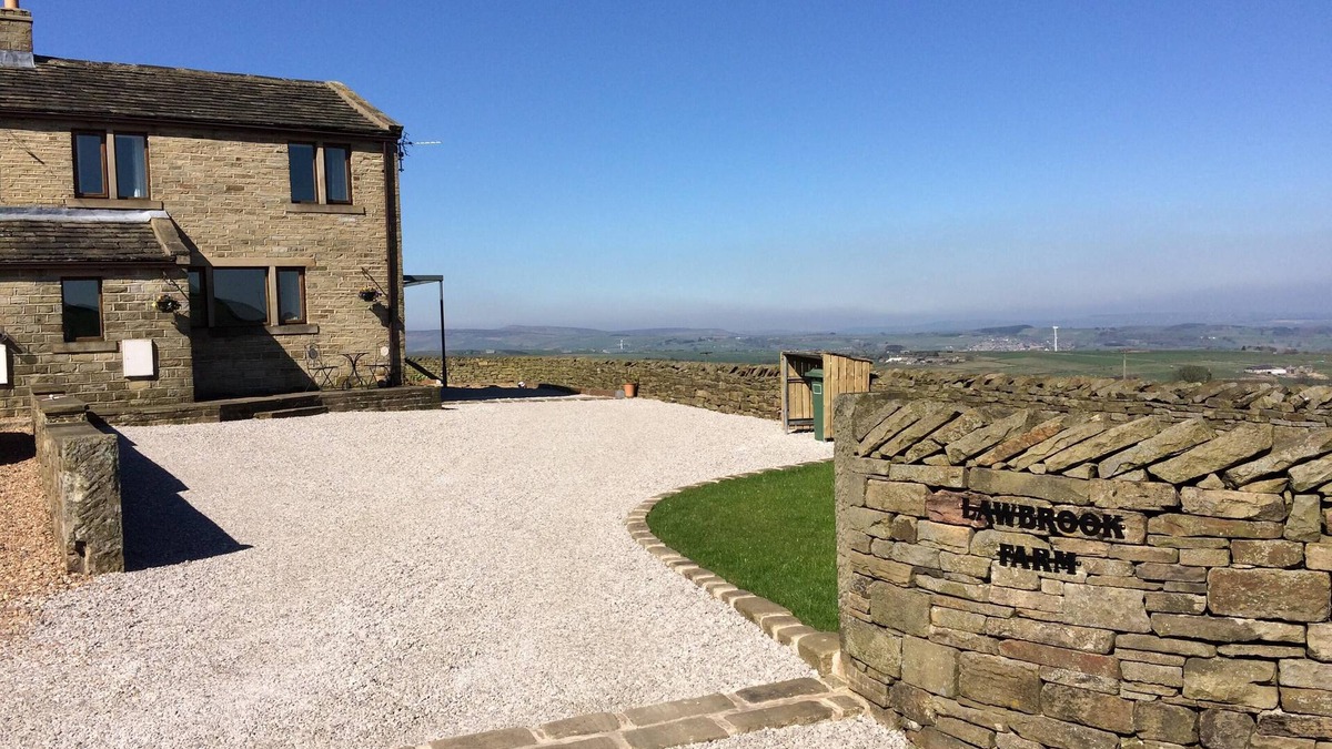 Hepworth Cottage | Law Brook Farm cottage with stunning views .