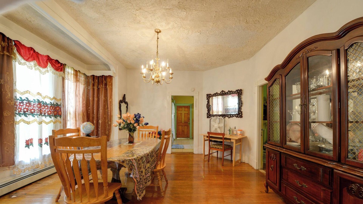 Lawrence Apartment | Lawrence Retreat - 10 Mi to Canobie Lake Park