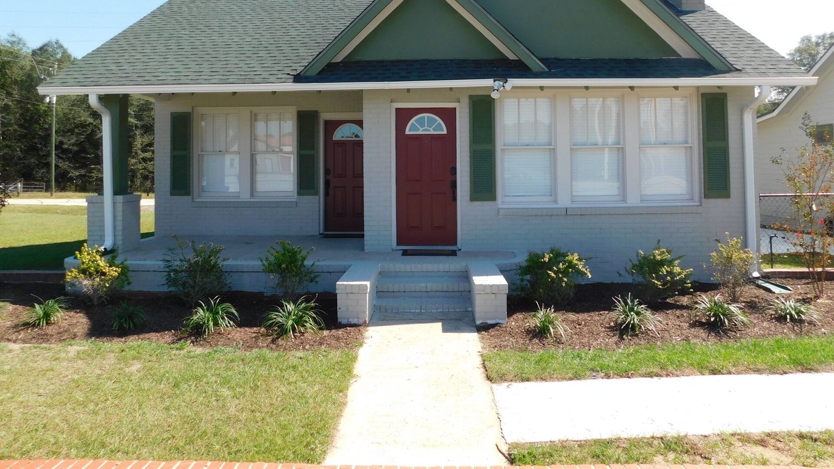 Summertown Bed & Breakfast | Lawrence Village Bed and Breakfast