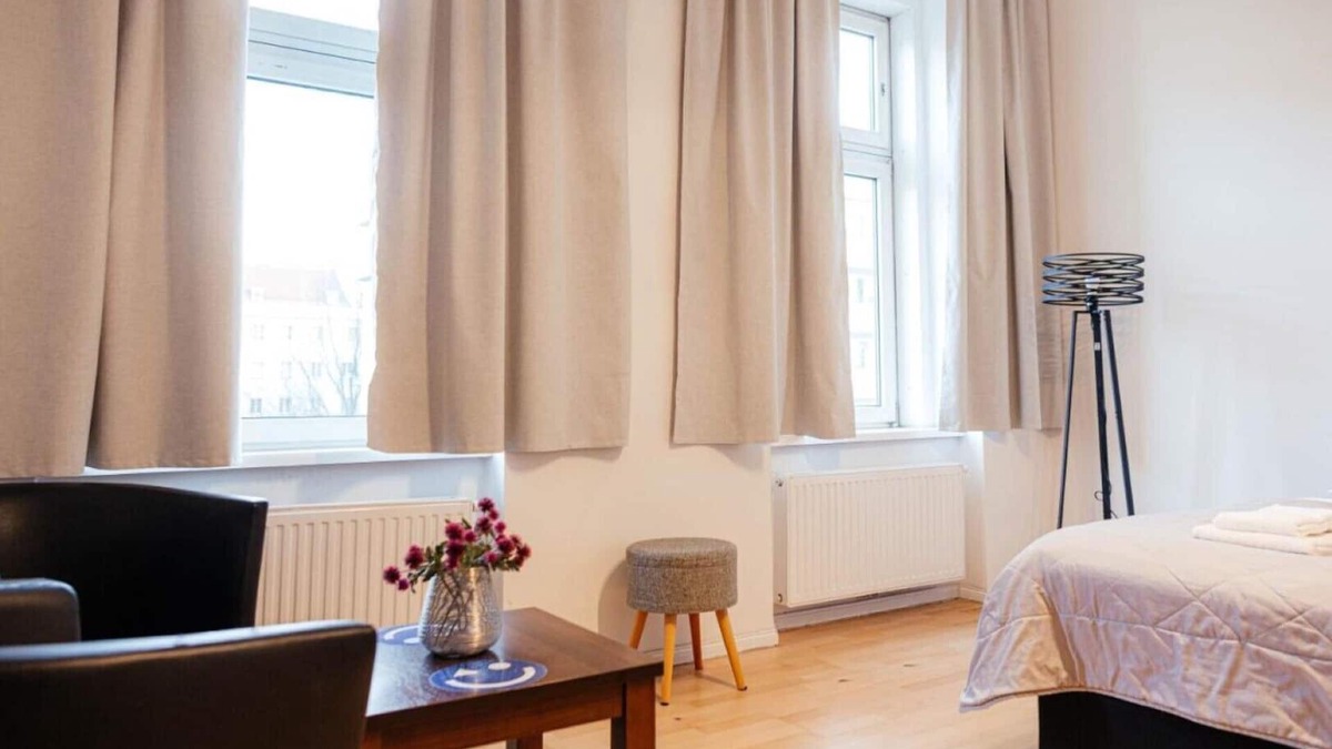 Favoriten Apartment | LAX Apartments One-bedroom apartment