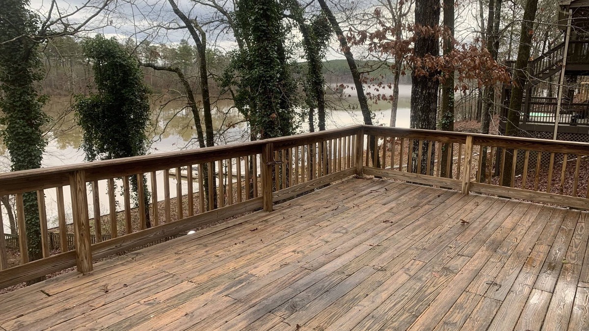 Columbiana House | Lay Lake House, life is better on the lake