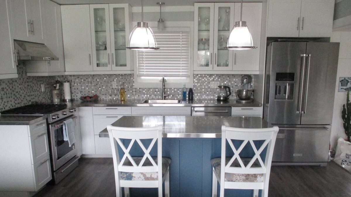 Lambton Shores Cabin | Layzee Waves Cottage on the Ausable River