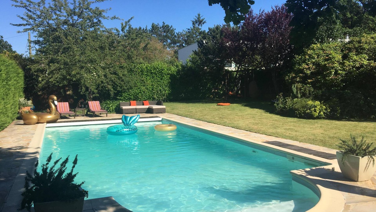 Collonge-Bellerive House | Lazing by the lake