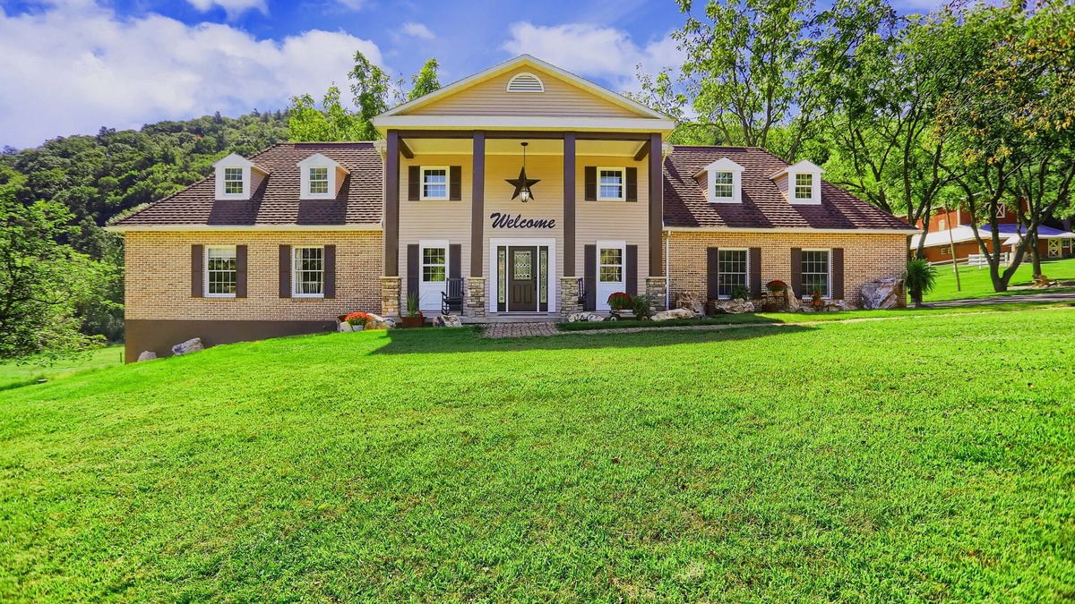 Laurelton Other | Lazy 8 is a remodeled historical farmhouse in the countryside of Snyder Co., PA