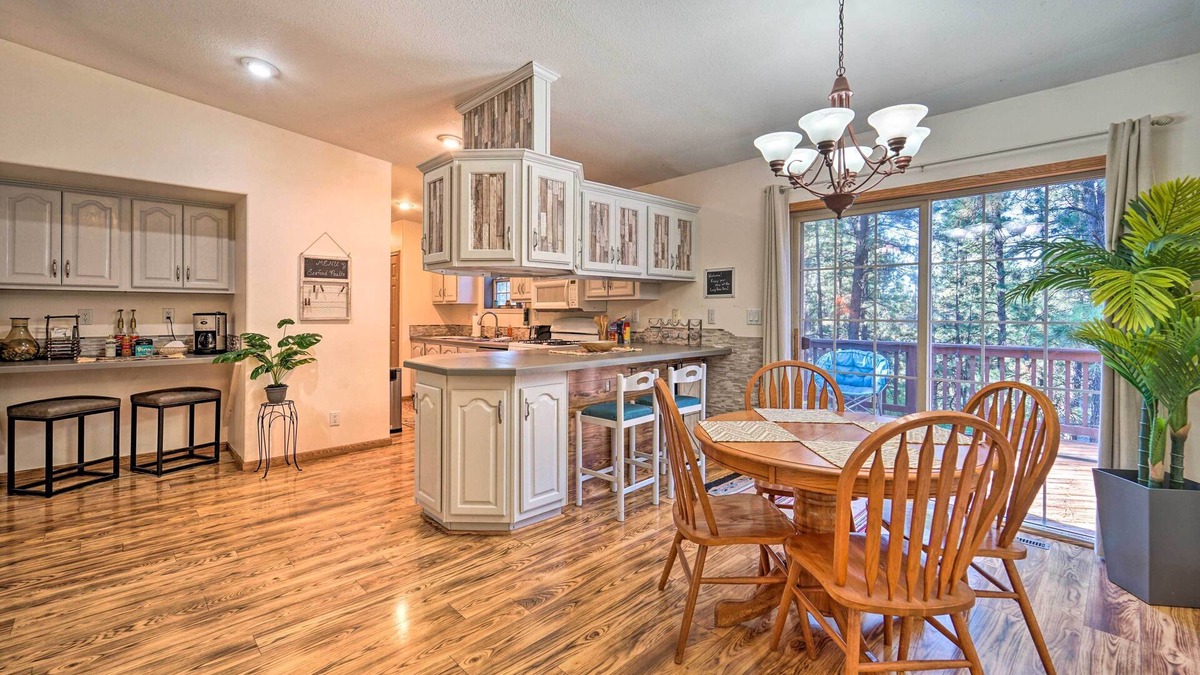 Forest Lakes Cottage | 'lazy Bear Den' ~ 9 Mi to Vallecito Reservoir