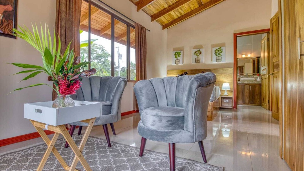 Puerto Viejo de Talamanca Apartment | Lazy parrots' luxury apartments #3: pool✓ beach path ✓AC ✓