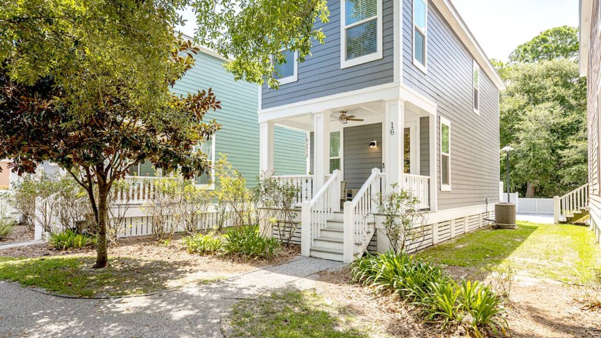 Ocean Springs House | Lazy Daze Cottage downtown Ocean Springs, Mississippi