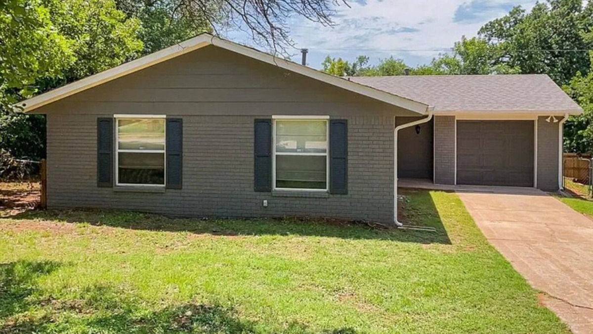 Edmond House | Lazy E Country Cozy in Edmond Oklahoma
