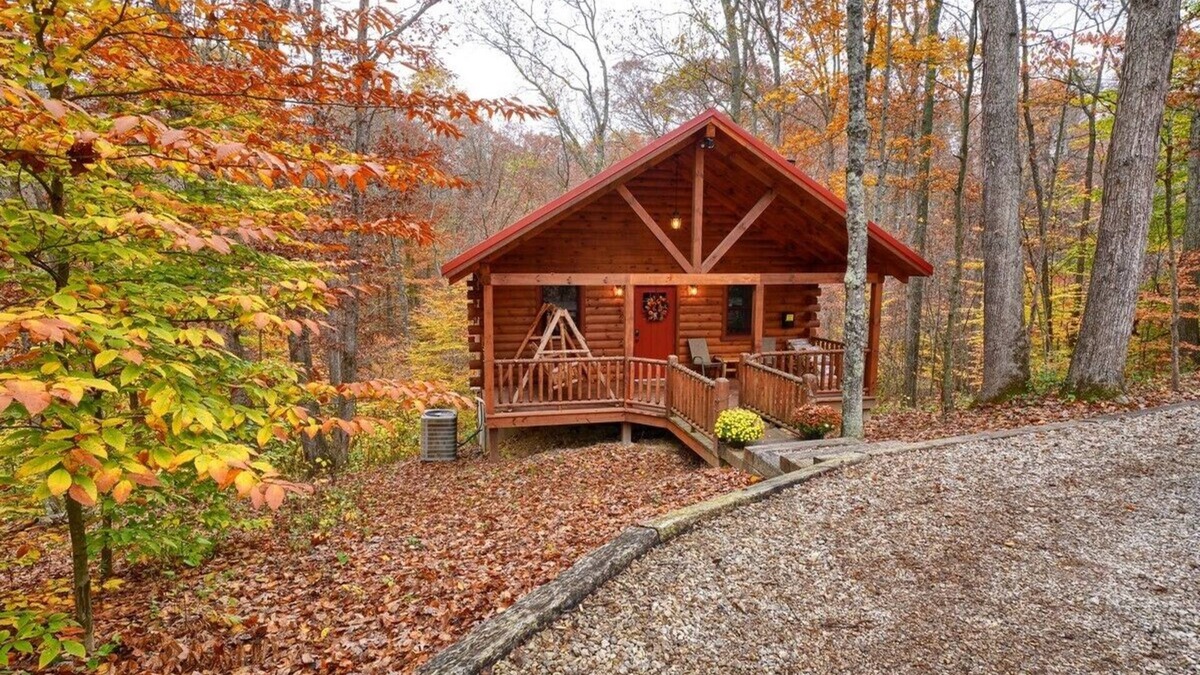 Carbon Hill Cabin | Lazy Oaks Cabin by Tranquil Hills Lodging
