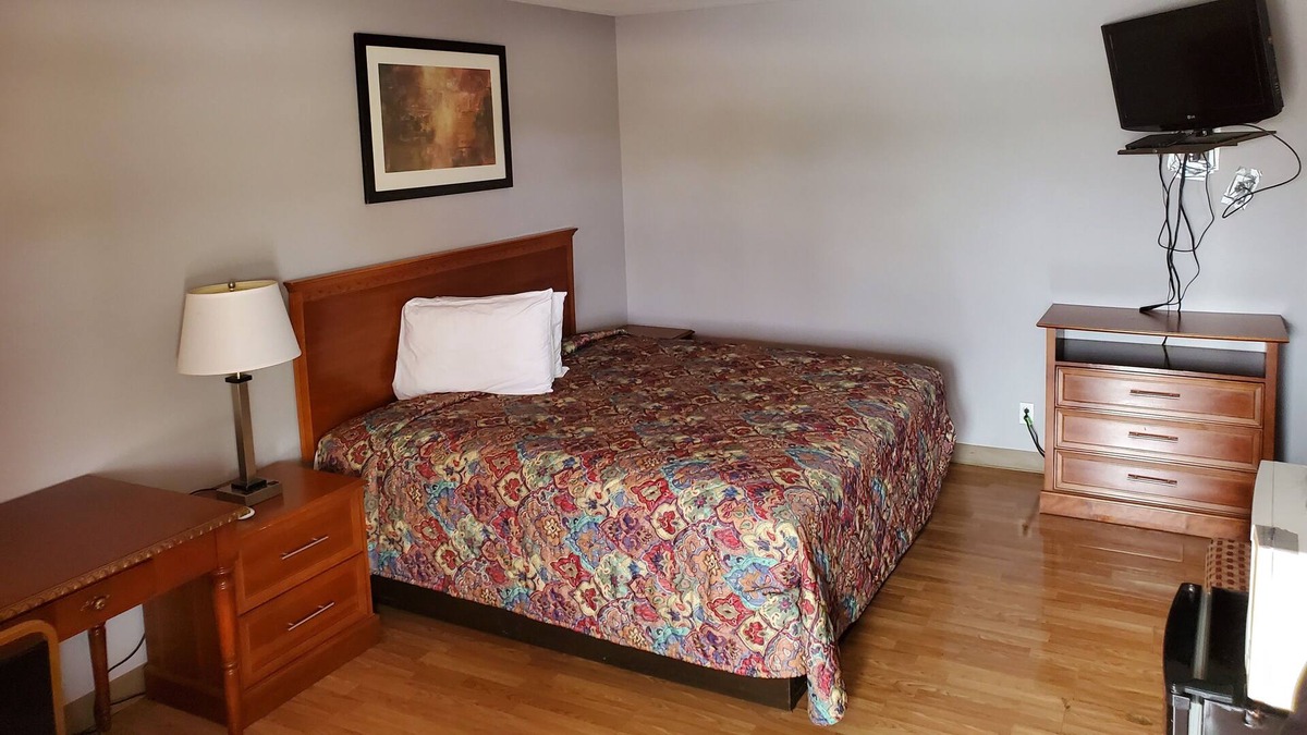 Junction Hotel | Lazy T Motel