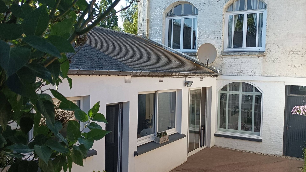 Friville-Escarbotin Apartment | " LE 16 BAIE DE SOMME, STUDIO D HOTE"nTERRASSE ET JARDIN