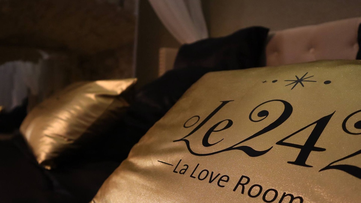 Monteils Other | Le 242, The Love Room