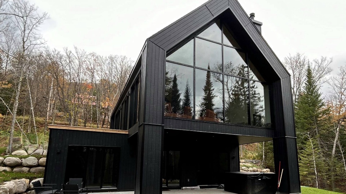 Lac Superieur Village Ski Chalet | Le 78 - Chalet avec 2 Suites des maîtres luxueuses et spa