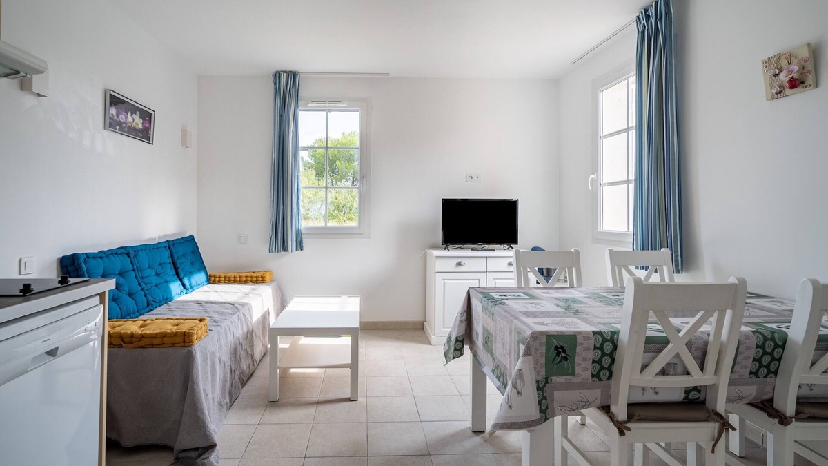 Cabries Apartment | Le Balina - One Bedroom Apartment, Sleeps 4