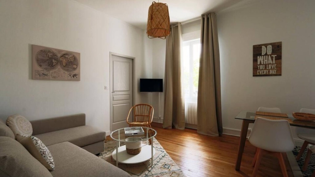 La Fuye-Velpeau Apartment | Le Balzacien - apartment near train station