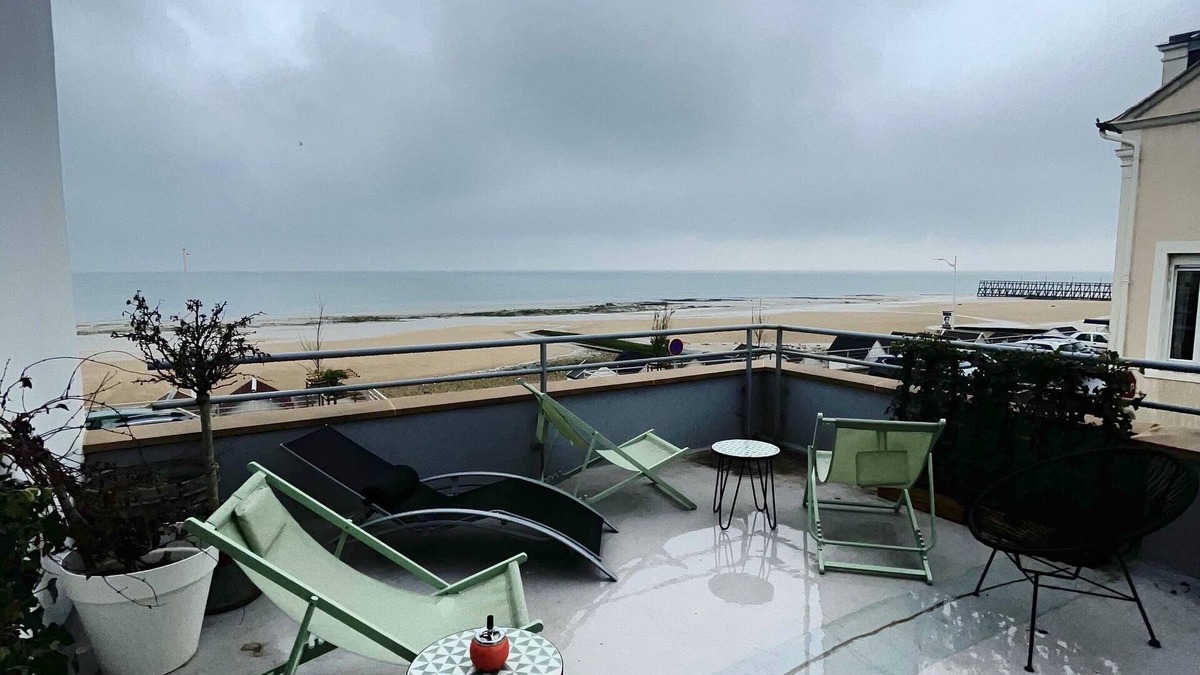Luc-sur-Mer Hotel | Le Beau Rivage