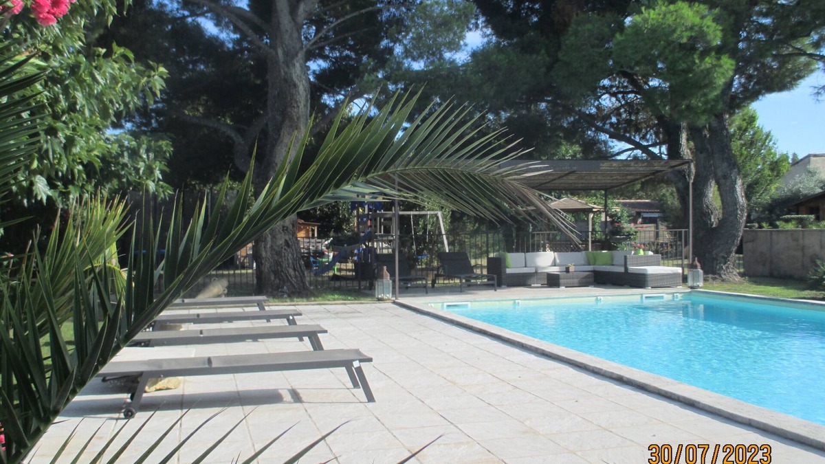 Noves Apartment | Le Beaulieu L 'OLIVIER Studio in villa with swimming pool