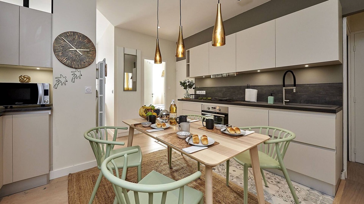 Quartier des Eaux-Claires Apartment | Le bercail 🐣| 4 Bedrooms #DJ